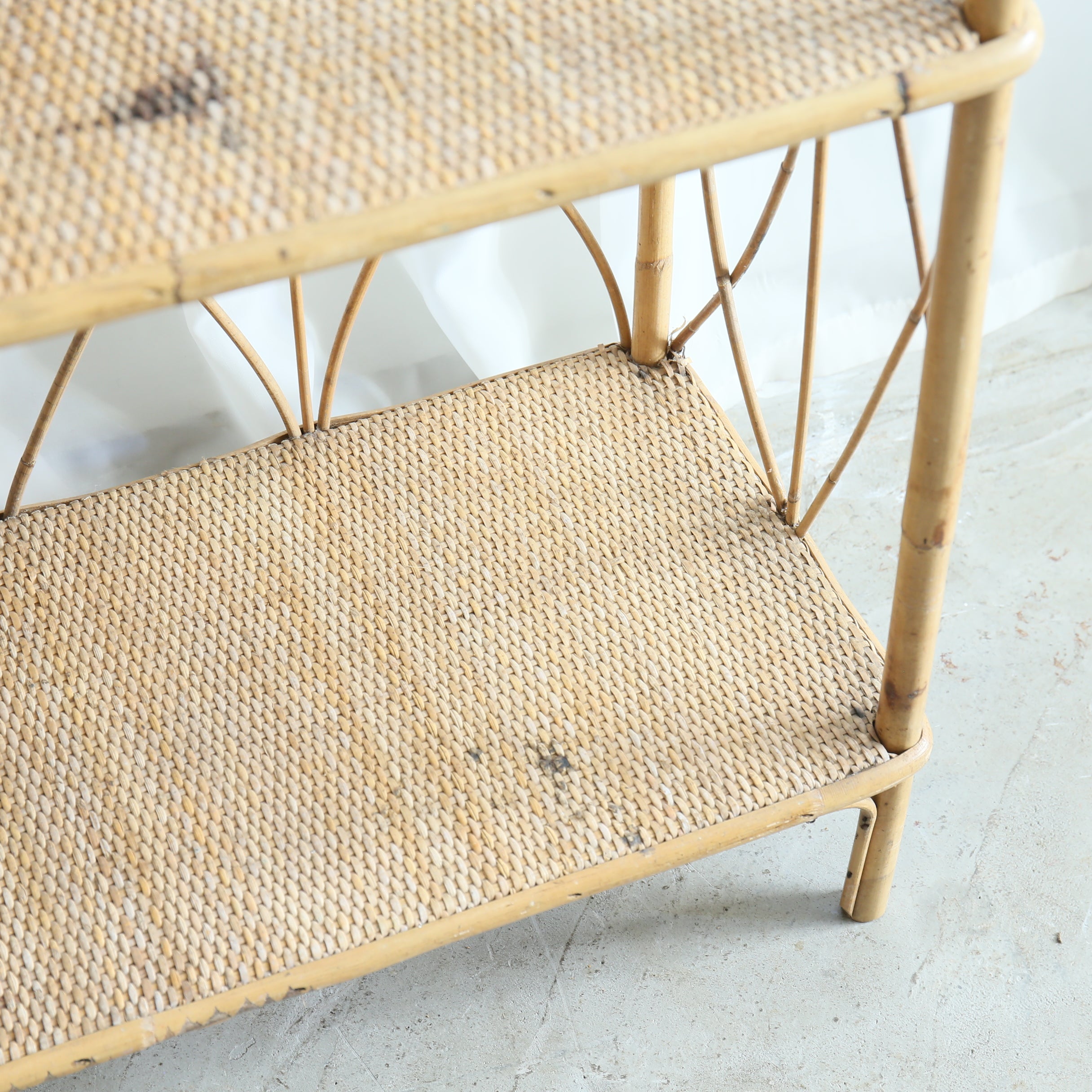 フランスヴィンテージラタンシェルフ 202511283 – BROCANTE