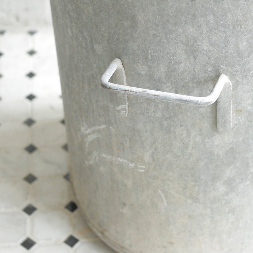 フランスアンティークブリキバケツ 202508115 – BROCANTE
