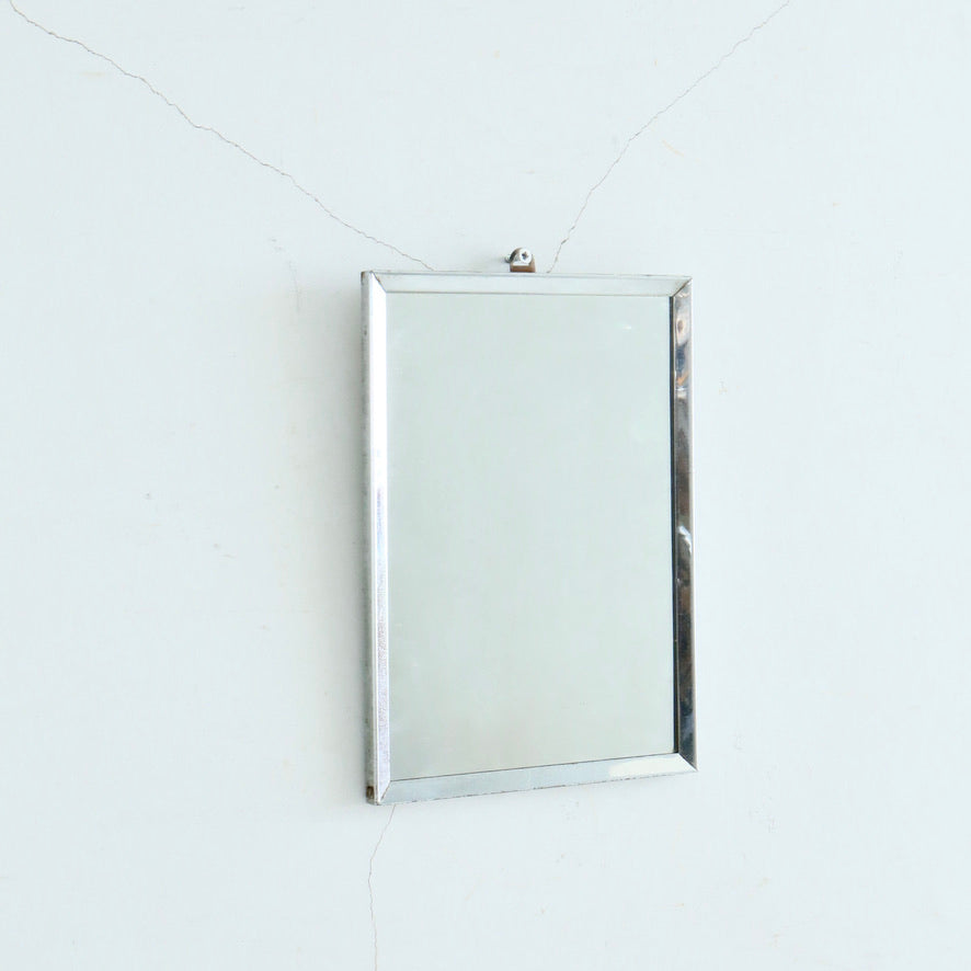 vintage mirror 202503048