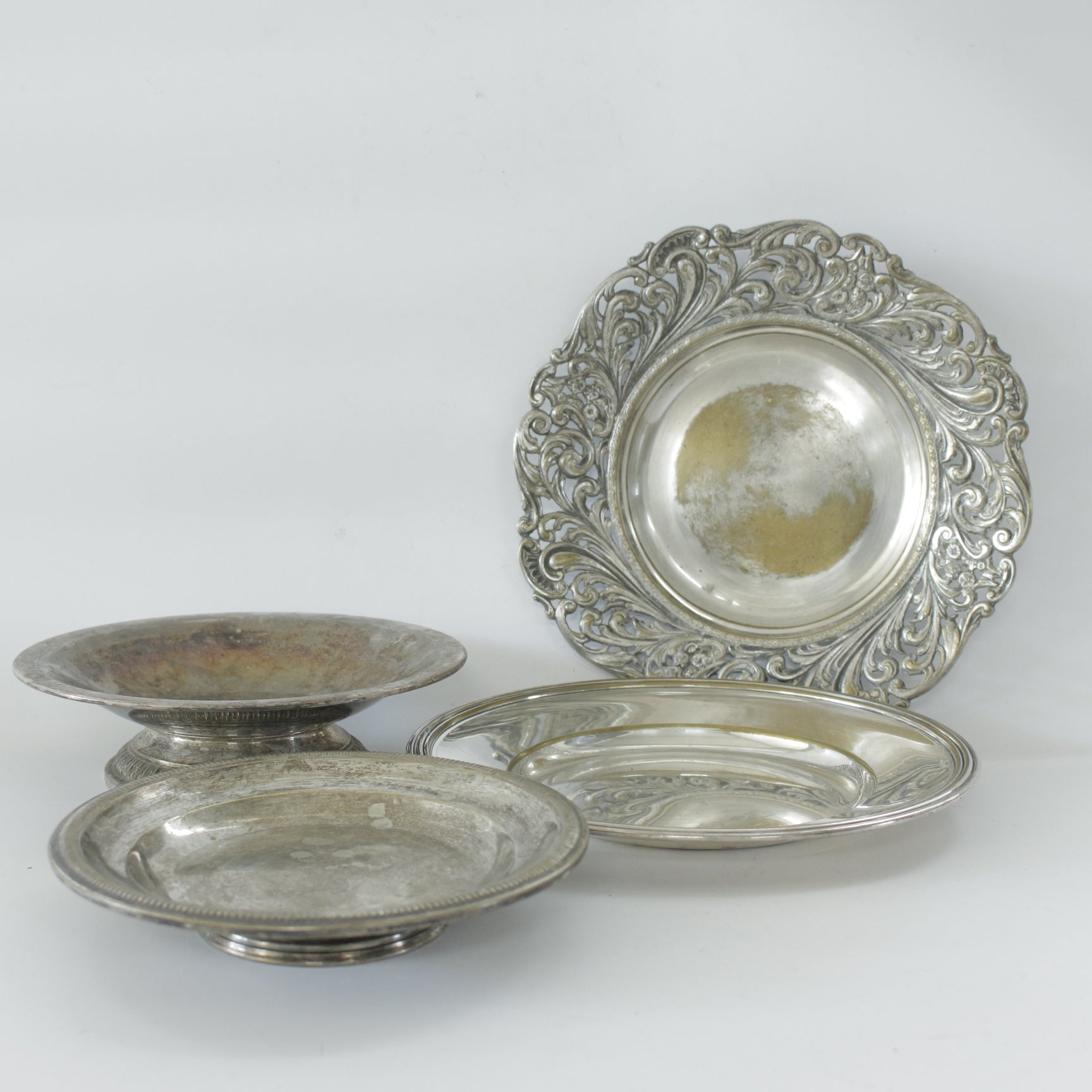 Metal tray 20250801n1