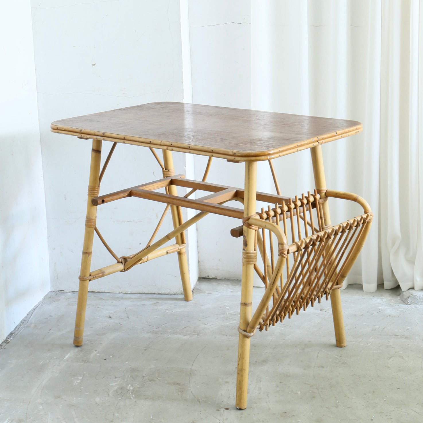 ヴィンテージラタンサイドテーブル202505055 – BROCANTE