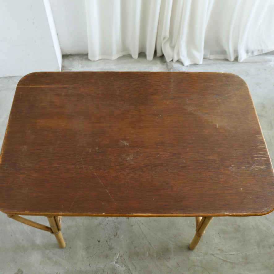 ヴィンテージラタンサイドテーブル202505055 – BROCANTE