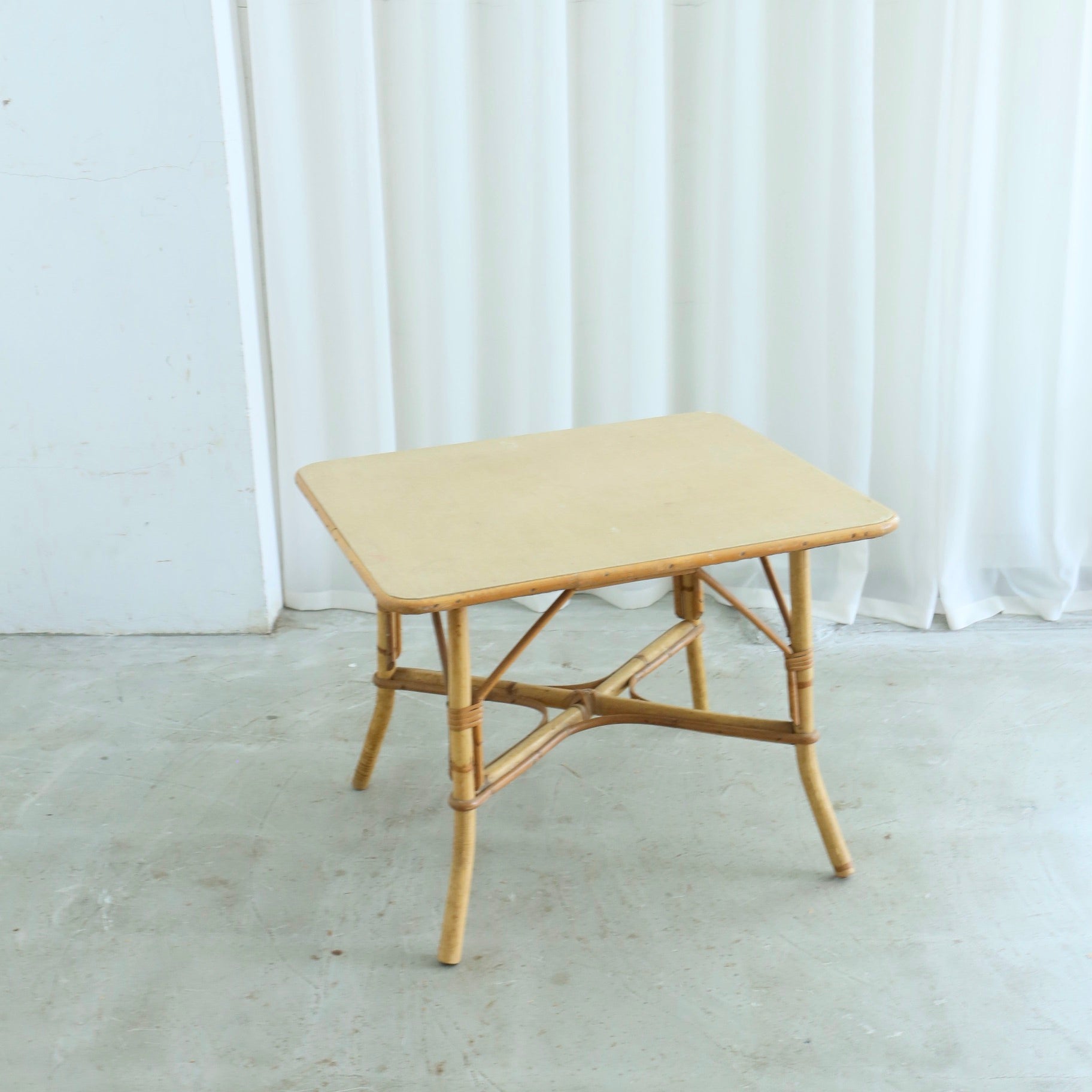 Vintage Law Table 202505054