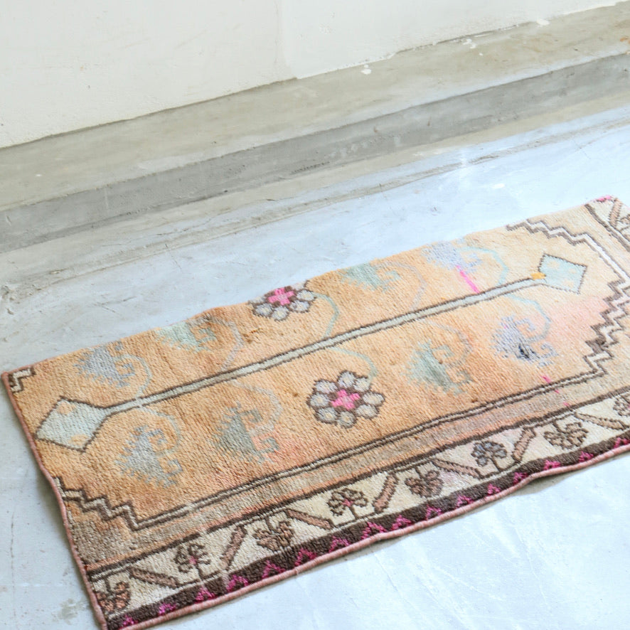 vintage Turkish rug 202501202