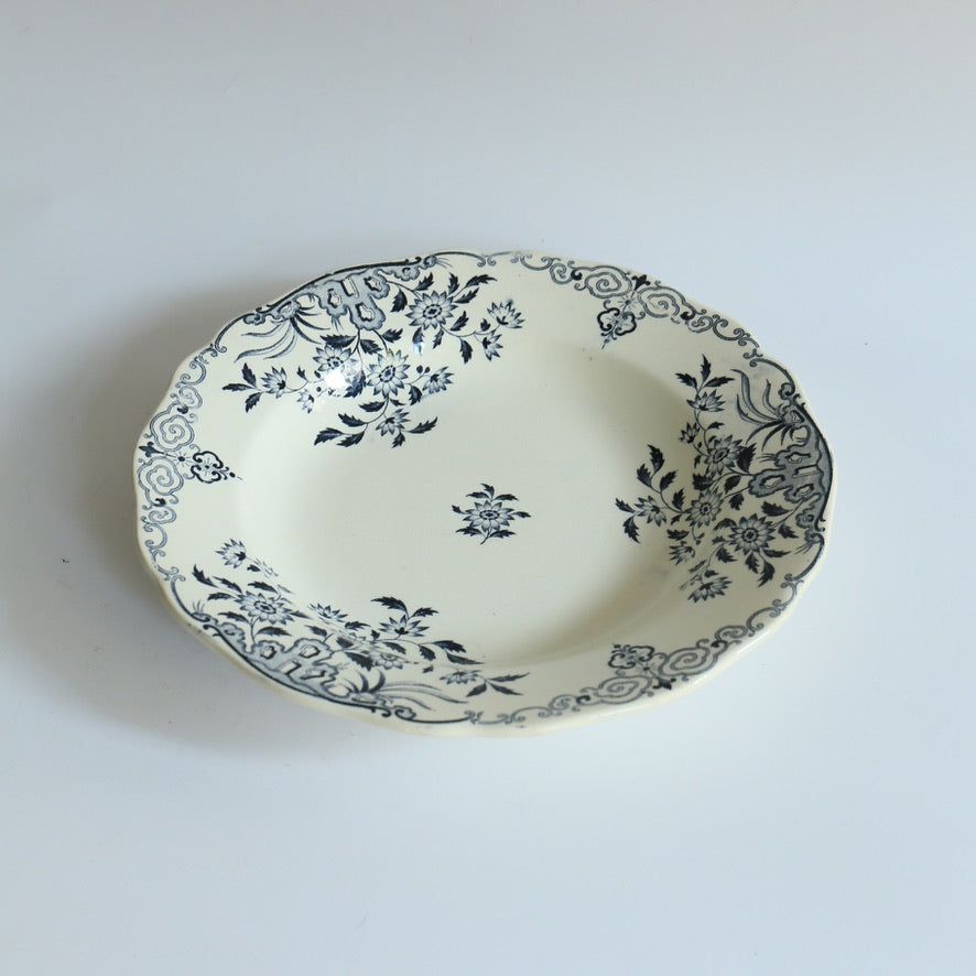 Antique Plate / Sarreguemines Moscou (deep dish) 202505046