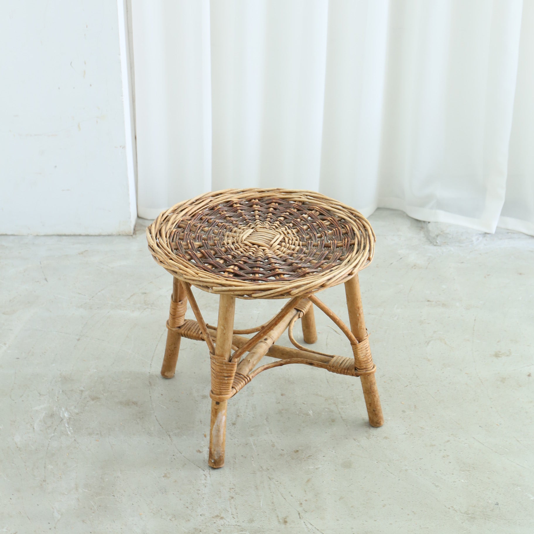 Vintage Side Table 202505055