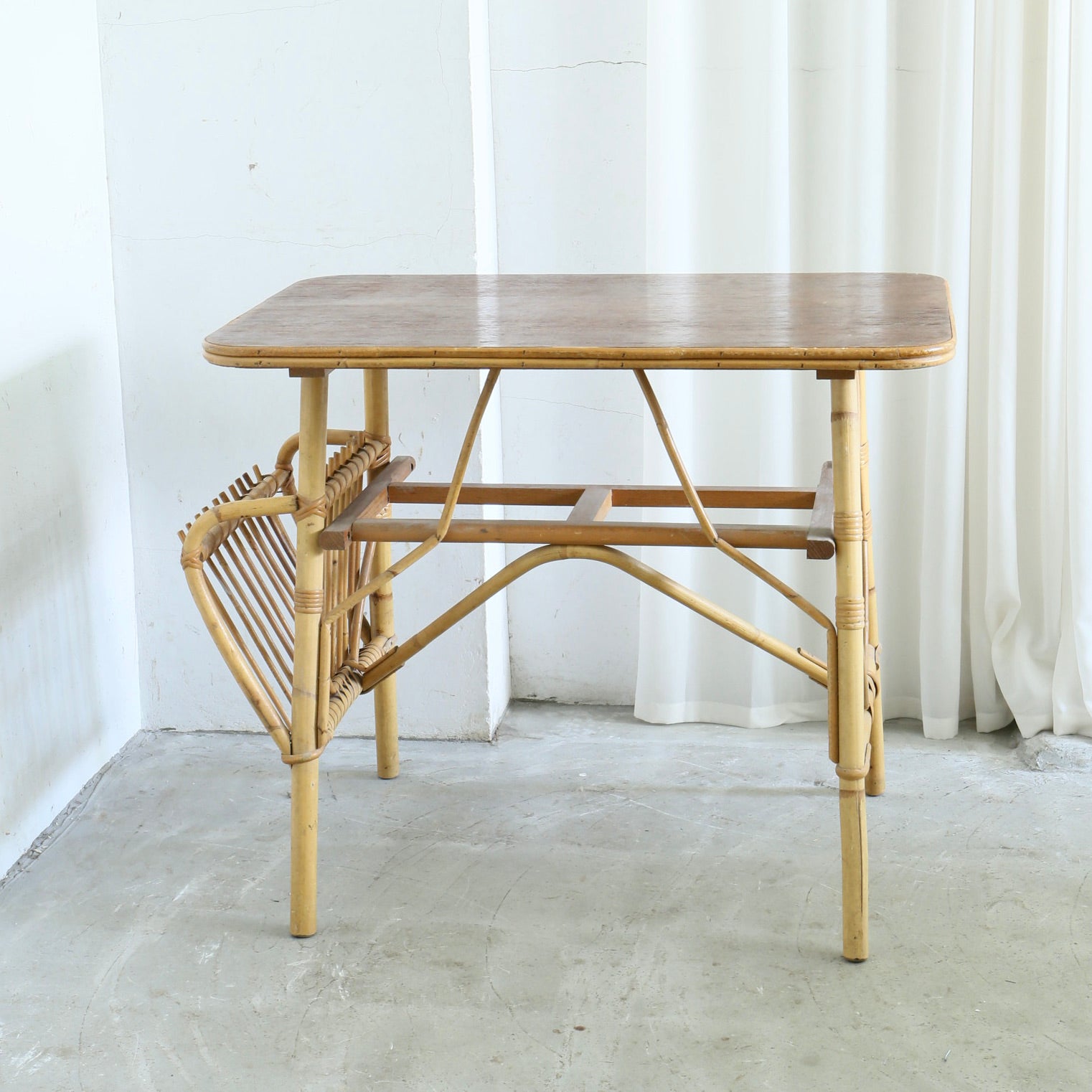 ヴィンテージラタンサイドテーブル202505055 – BROCANTE