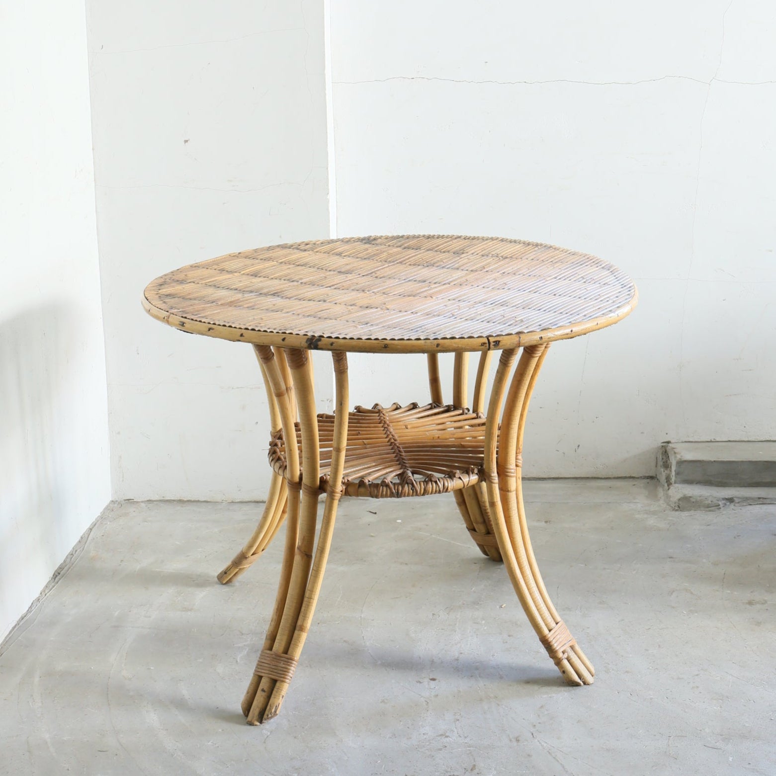 Vintage Rattan Table 202501111