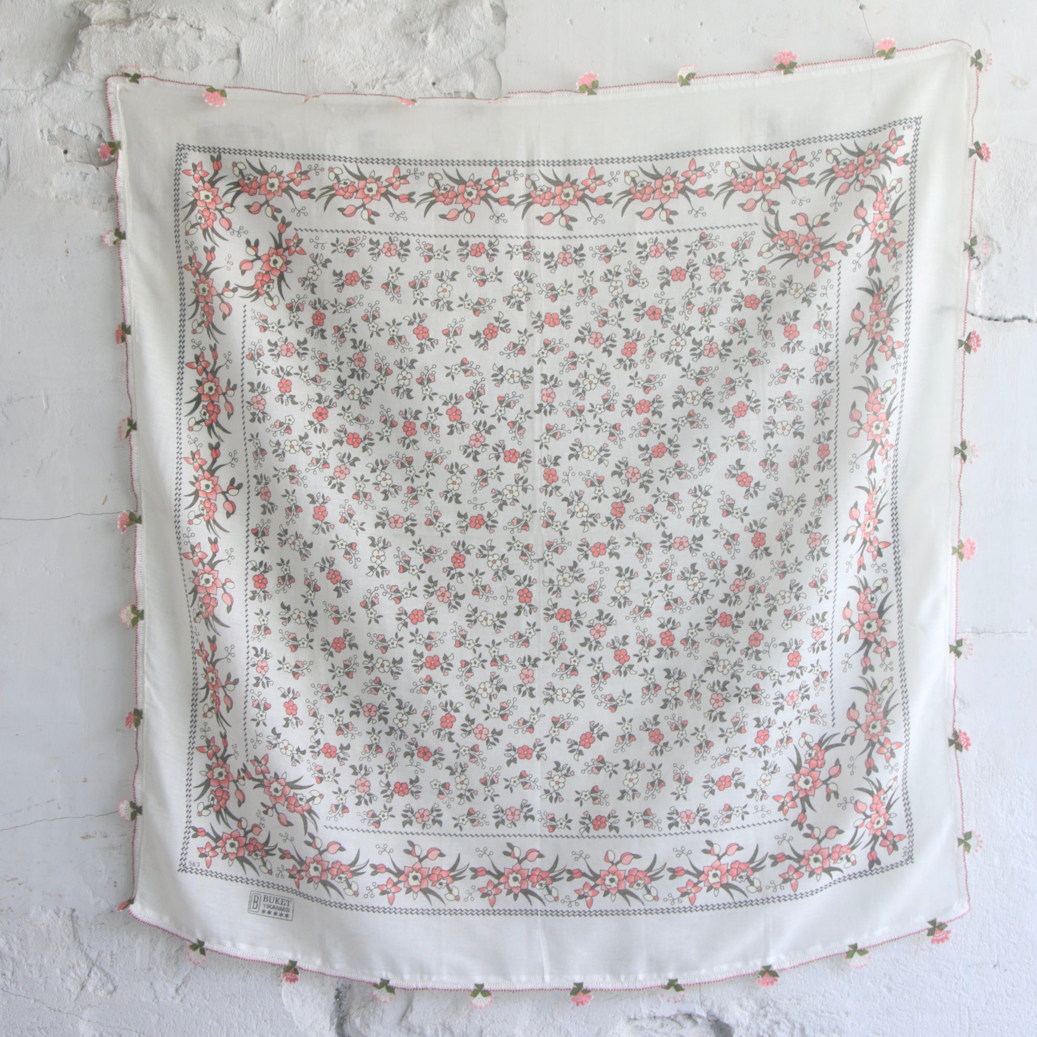 vintage scarves 202508093