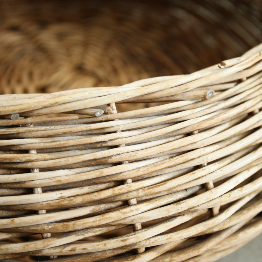 アンティークバスケット 202512256 – BROCANTE