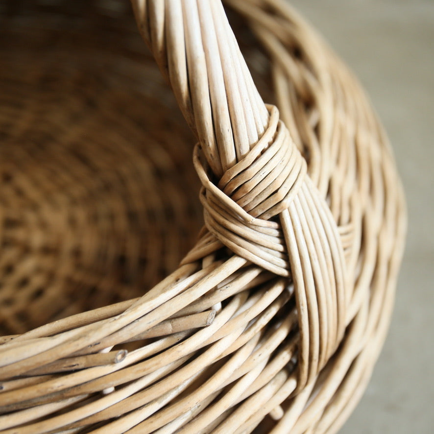 アンティークバスケット 202512256 – BROCANTE