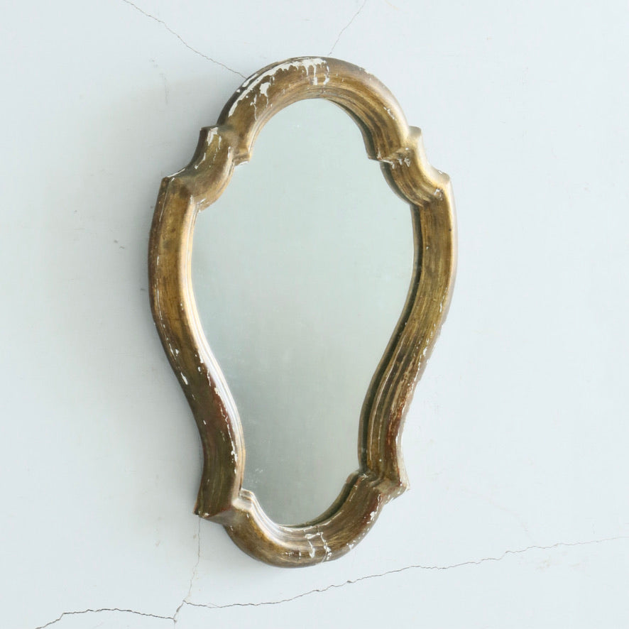 antique mirror 202503041